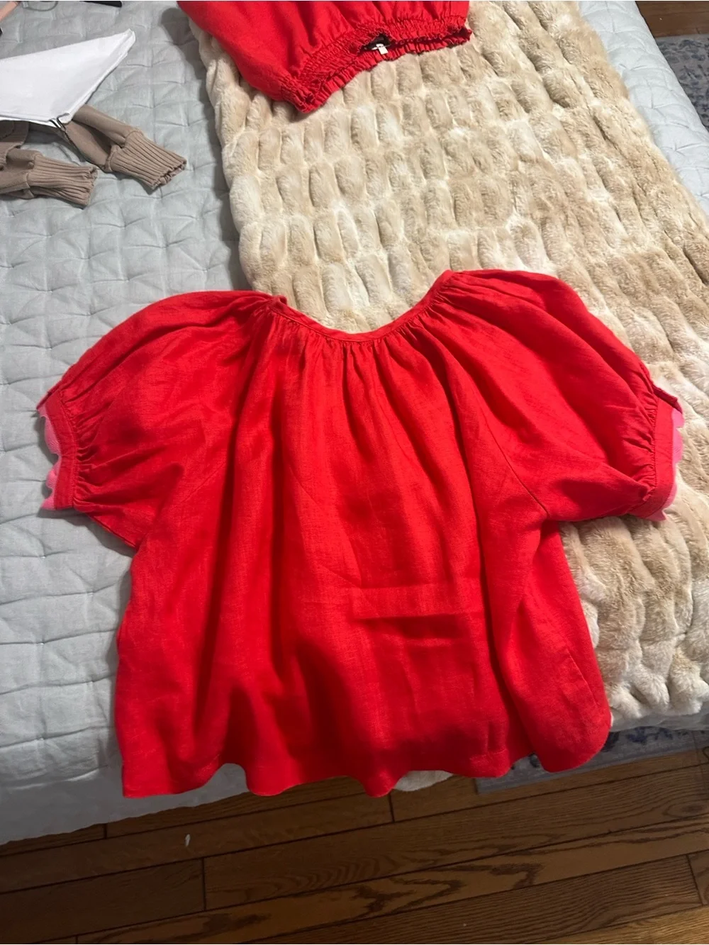 Tuckernuck Red Button-Front Puff Sleeve Blouse - Picture 4 of 4